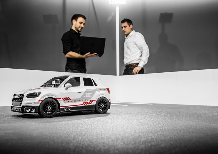 Audi показала самообучающийся парковочный автопилот