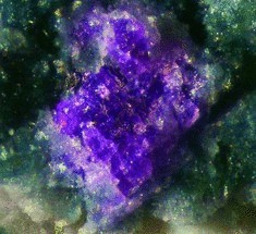 Обнаружен уникальный фиолетовый минерал