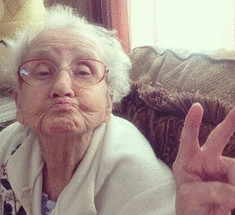 80-летняя бабушка, больная раком, стала настоящей звездой Инстаграм