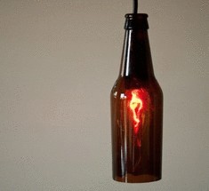 Оригинальная лампа и подсвечник из пустой бутылки
