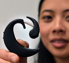 Японские инженеры создали компьютер, который можно носить на ухе