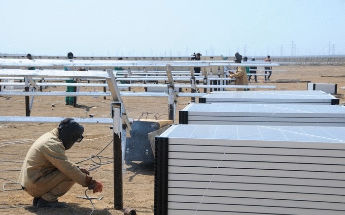 В Азербайджане начато строительство солнечных электростанций