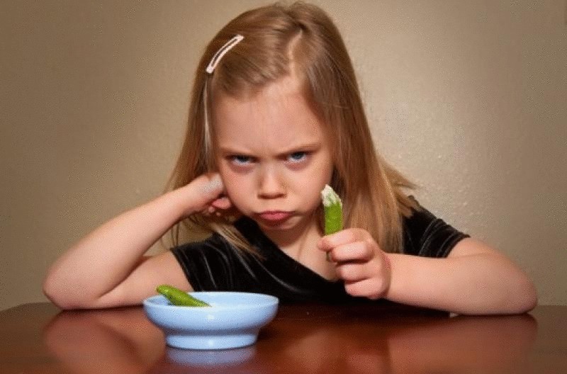 Британские ученые рассказали как научить детей есть овощи