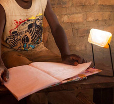 Разработана самая дешевая солнечная лампа для жителей Африки