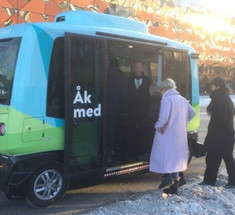 Беспилотные мини-автобусы начали перевозить пассажиров в Стокгольме