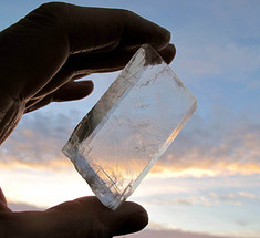 Ученые разгадали секрет навигации викингов с помощью солнечных камней
