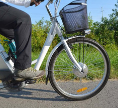 Ученые сравнили электробайки с обычными велосипедами