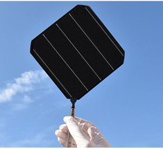 Первые полностью черные солнечные панели запущены в производство