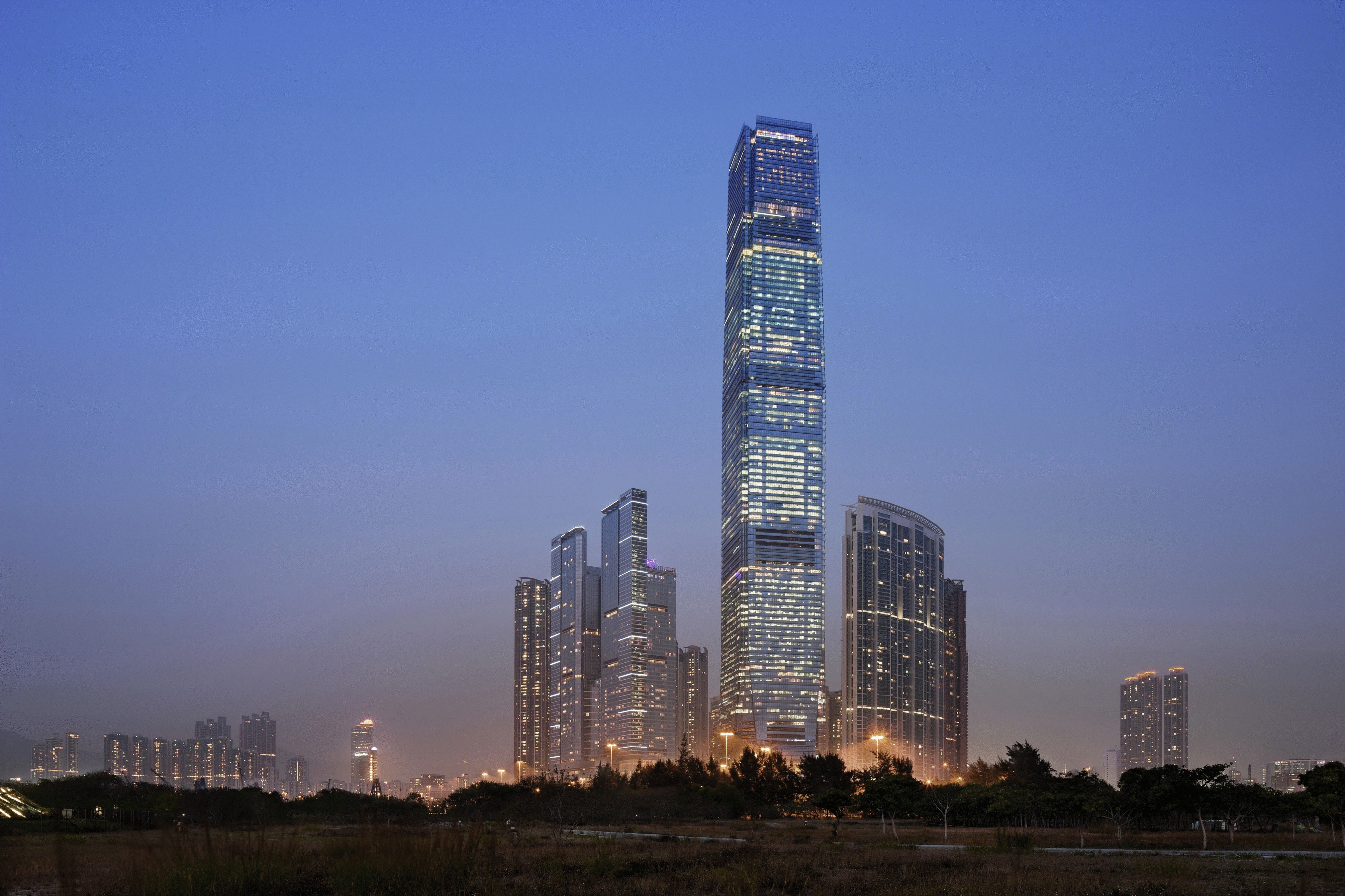 Высокие здания. Небоскреб Гонконга скайскрепер. Международный коммерческий центр (International Commerce Centre) Гонконг. Пекинская башня CITIC. Небоскрёб Мурьян-Тауэр.