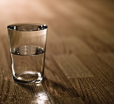 Сколько весит стакан воды?