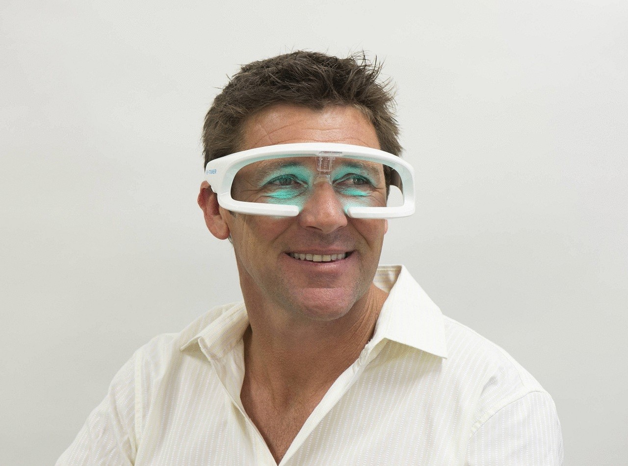 Re-Timer - уникальные очки для управления биоритмами