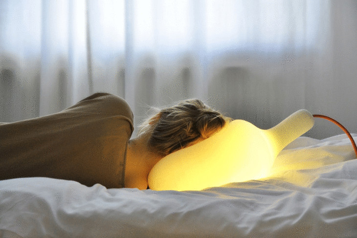 В Германии создали необычный светильник, на котором можно спать