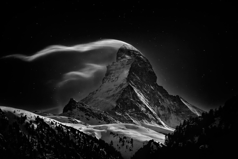 Почему гору Маттерхорн называют "мечтой альпиниста" ?
