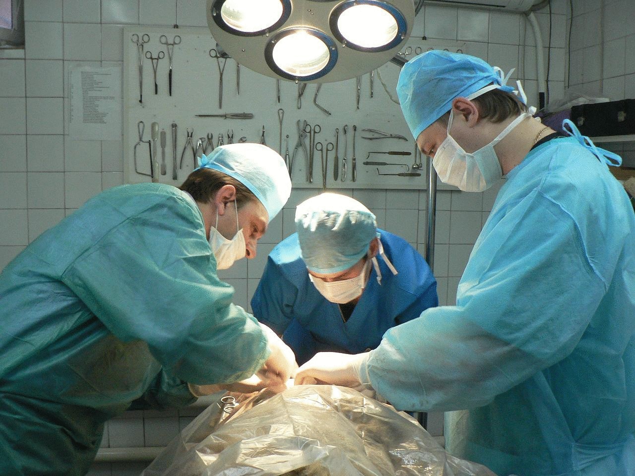 Британский хирург прооперировал 450 здоровых женщин
