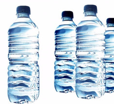 Что нужно проверить, перед тем, как купить воду в пластиковой бутылке