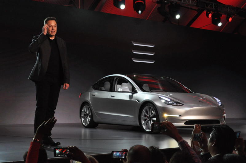 Официально представлена Tesla Model 3 
