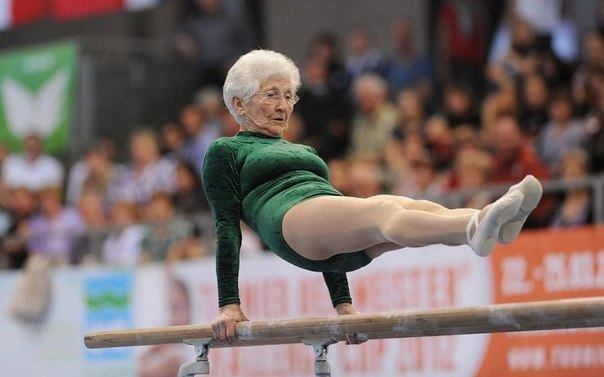 Иоганна Каас - старейшая гимнастка в мире +видео