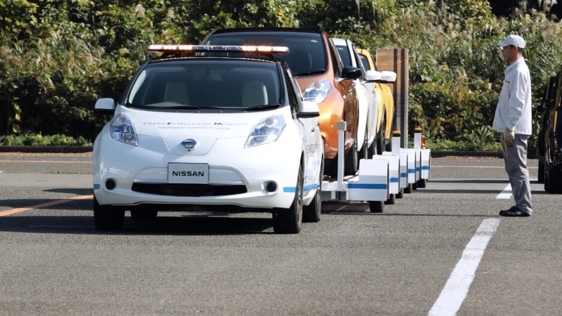 Беспилотный Leaf будет служить тягачом автопоездов на заводе Nissan 