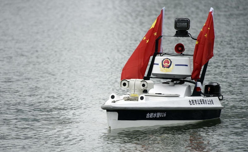  Китай запустил самоуправляемый патрульный катер для спасения утопающих