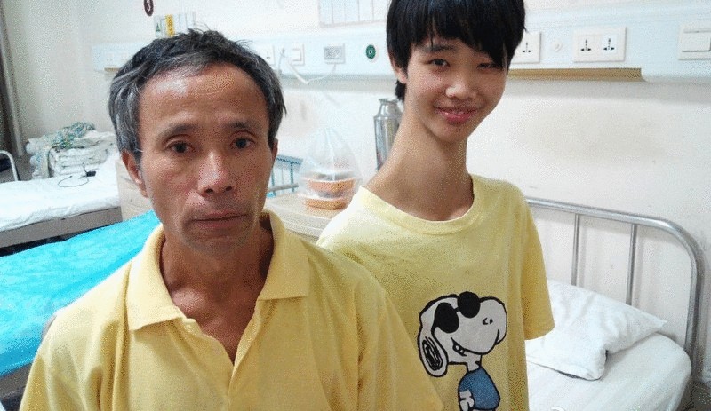 15-летний китайский подросток с самой длинной шеей в мире