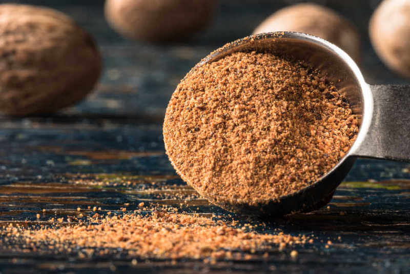 Аюрведа: мускатный орех — целебные свойства и рецепты