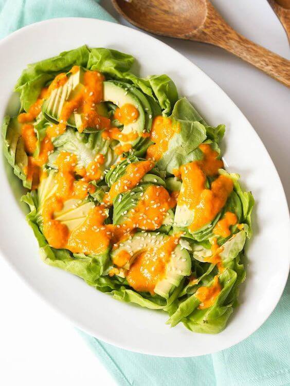 Вегетарианский СУПЕР-рецепт: Авокадо с морковно-имбирной заправкой