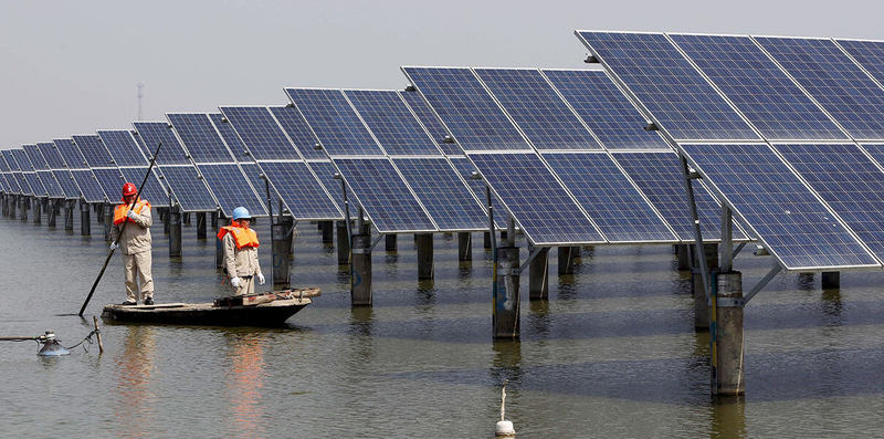 Китай превращает угольные карьеры в плавучие солнечные фермы