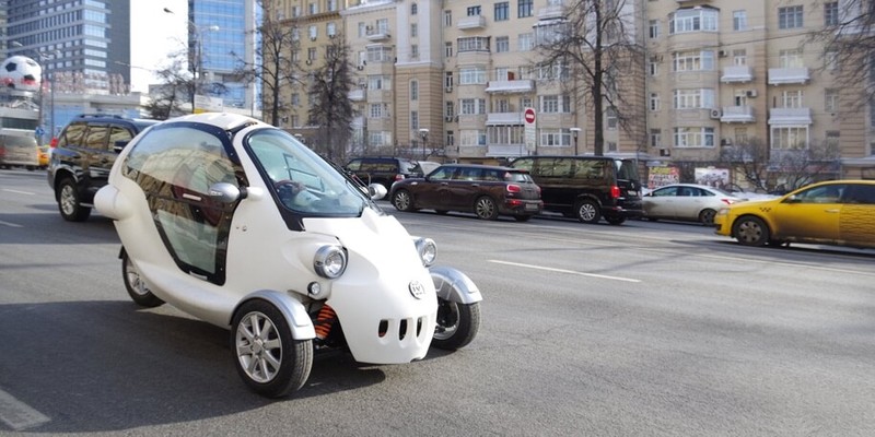 Российская компания представила трехколесный электромобиль