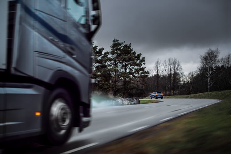 Автомобили Volvo начнут обмениваться данными в реальном времени