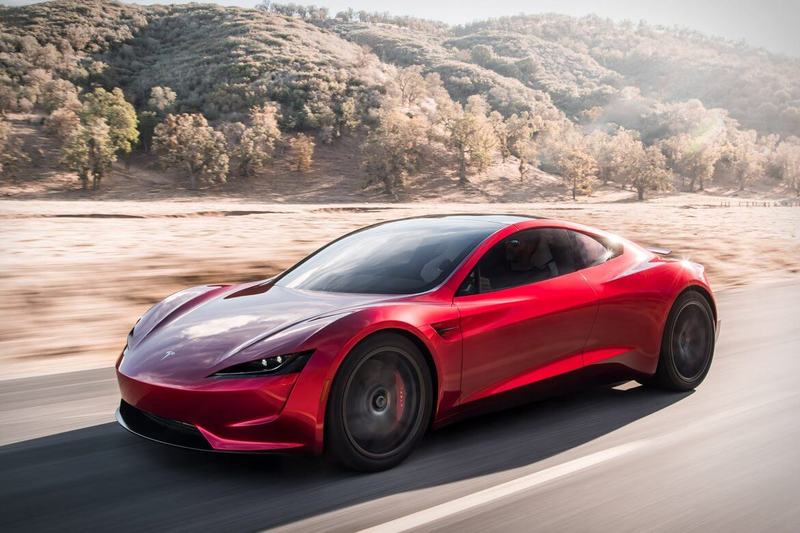 Электрородстер Tesla предложит опцию в виде 10 ракетных двигателей
