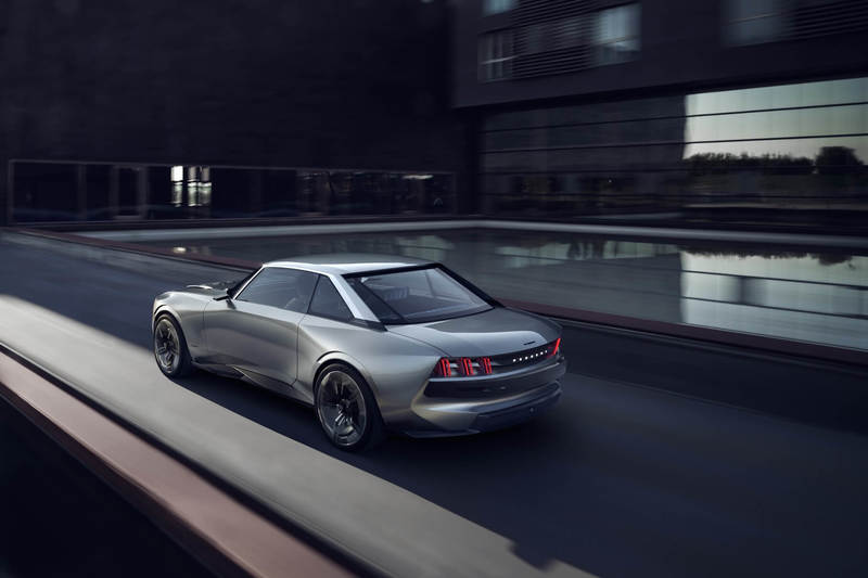  Peugeot представила ретропрототип e-Legend