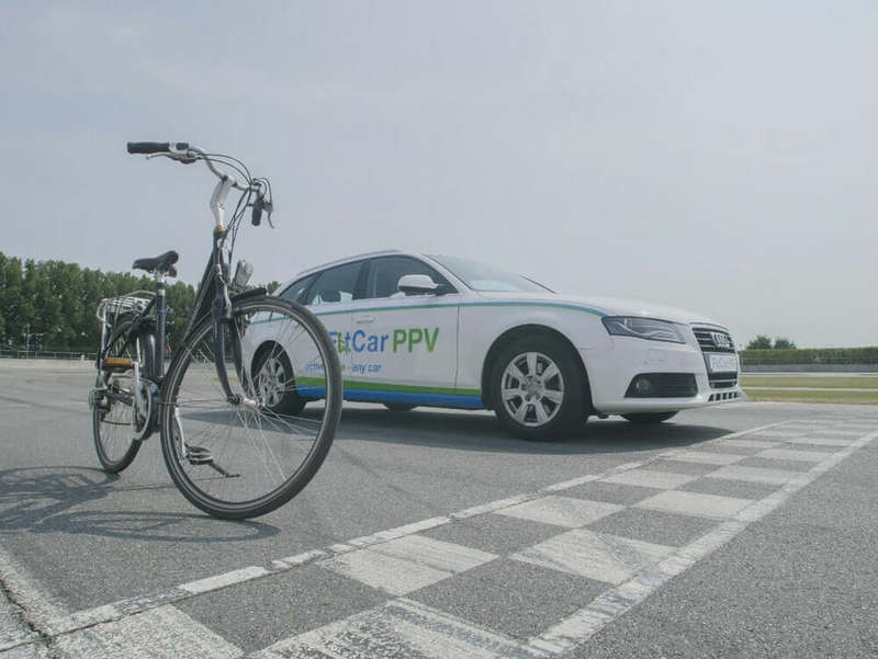 FitCar PPV - автомобиль с велосипедными педалями