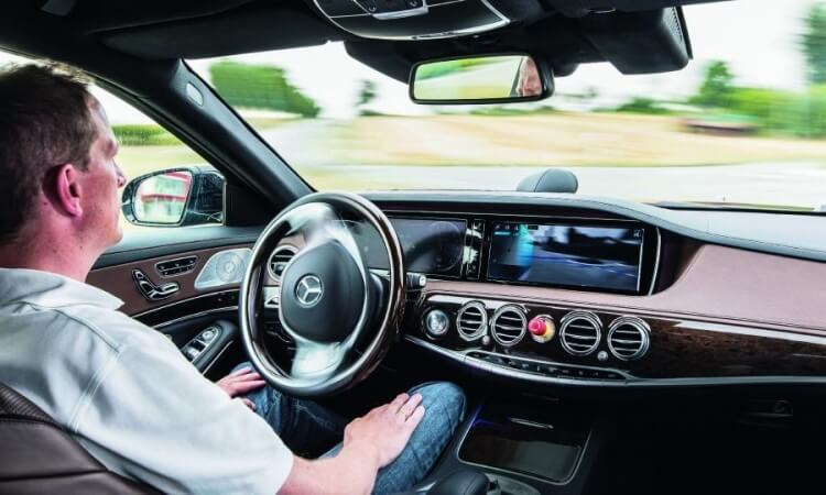 Mercedes-Benz планирует к 2020 году оборудовать автомобили системой автономного управления Level 3