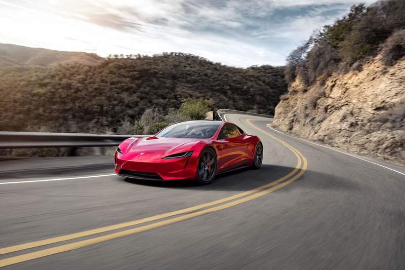 Tesla Roadster станет летающим автомобилем