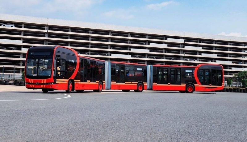 BYD выпустил самый большой в мире электробус длиною 27 метров