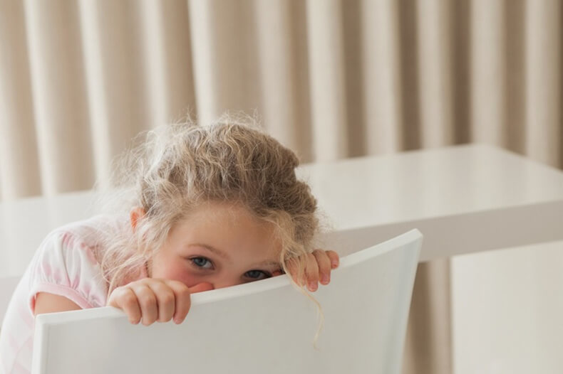 Как помочь ребенку преодолеть застенчивость: 6 способов
