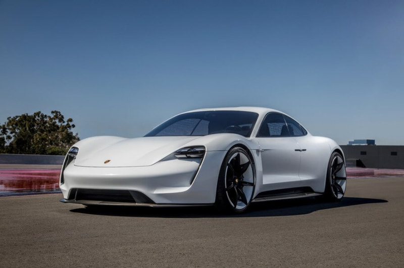 Электрокар Taycan станет новой «визитной карточкой» Porsche