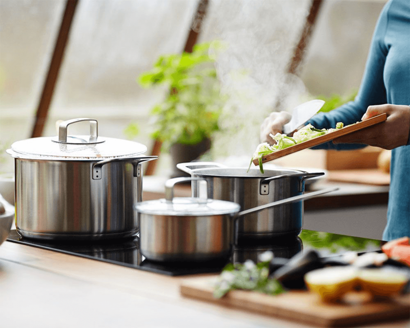 Правила безопасности на кухне, которые помогут предотвратить пищевое отравление 