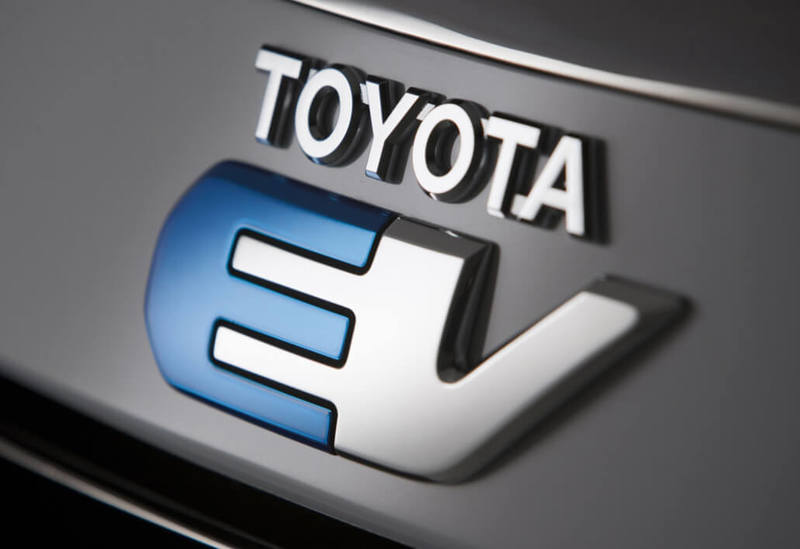 Toyota представит электромобиль на твердотельных батареях в следующем году