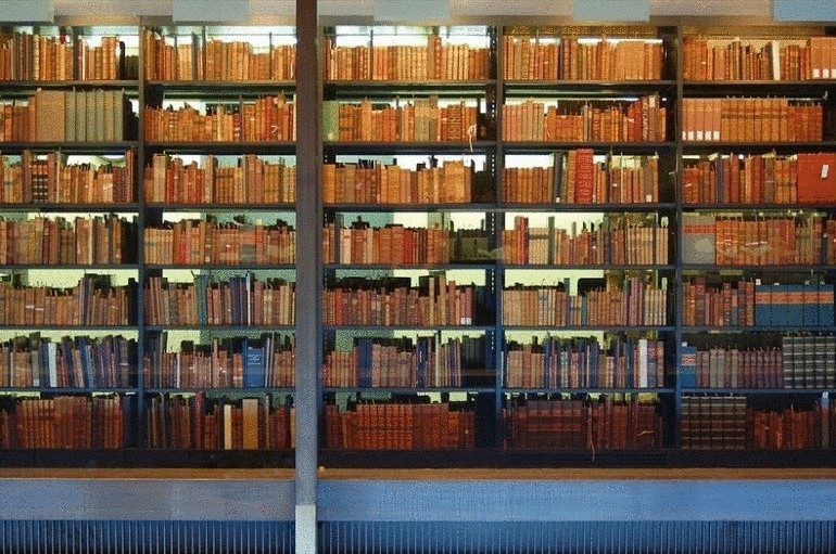 Бейнеке - библиотека редких книг и манускриптов
