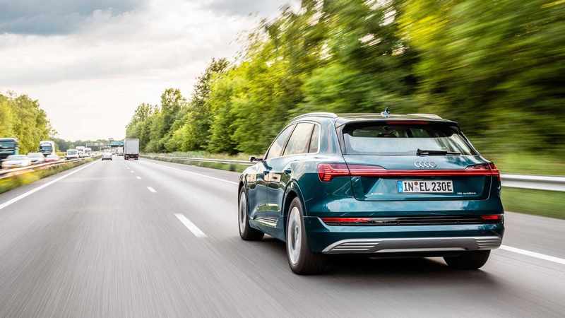 Audi: e-tron - самый продаваемый электрический внедорожник в Европе