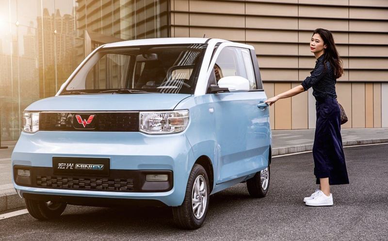 Новый электрический китайский электромобиль стоимостью 4000 евро 