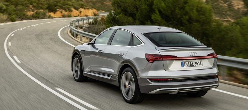Audi продала почти 50000 электрических внедорожников e-tron в 2020 году