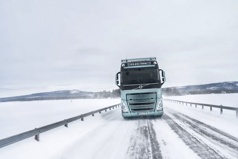 Volvo отправляет FH Electric для испытаний в Арктике