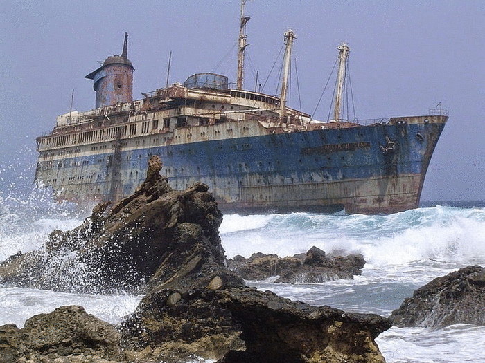  Знаменитые затонувшие корабли, на которых до сих пор можно побывать 